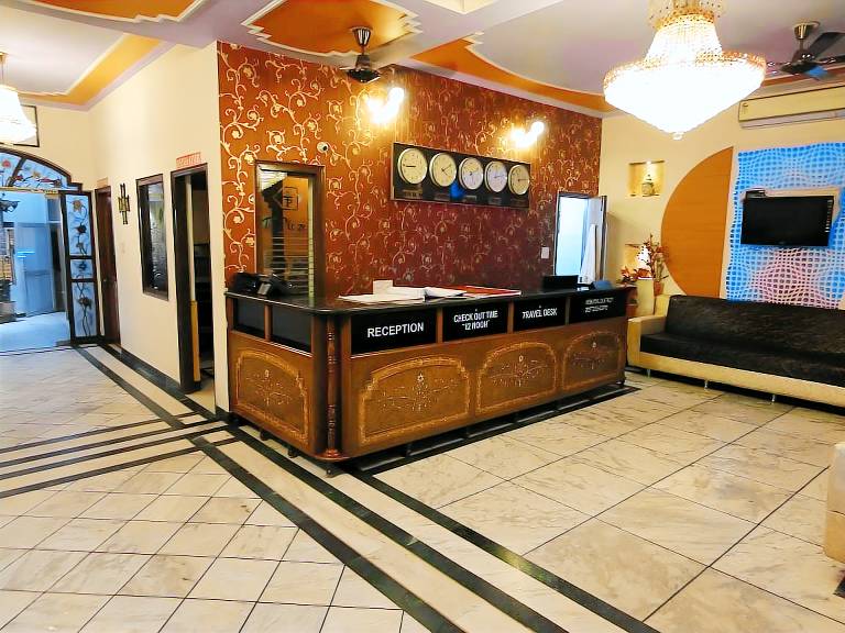 Hotel Taj Plaza — photo 4