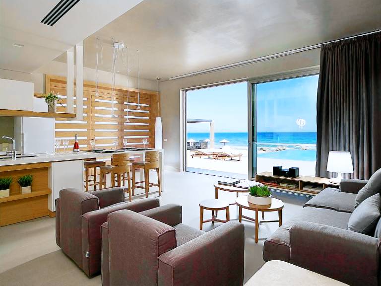 Vacation home with barbeque, terrace & garden in Kissamos