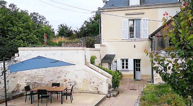 Vacation home with 3 rooms for 6 persons in Chinon