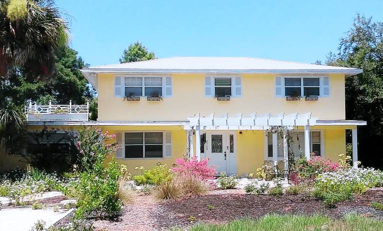 House  Englewood