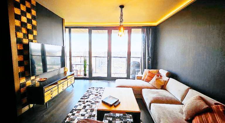Apartment with patio — photo 2