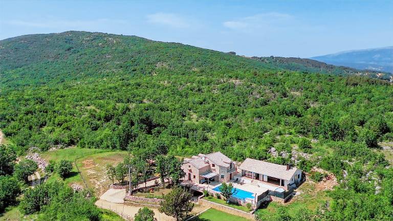 Villa with garden, barbecue & jacuzzi — photo 2