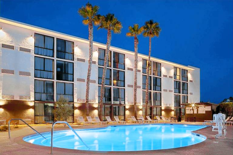 DoubleTree by Hilton Palmdale — photo 2