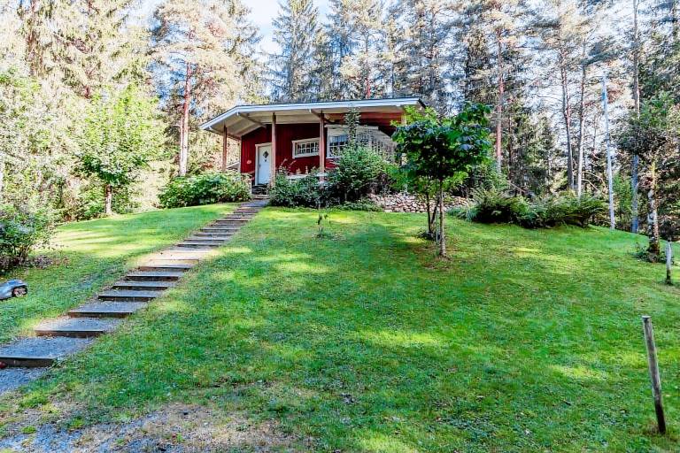 Lovely vacation home with patio, sauna & barbecue | Pet-friendly — photo 2