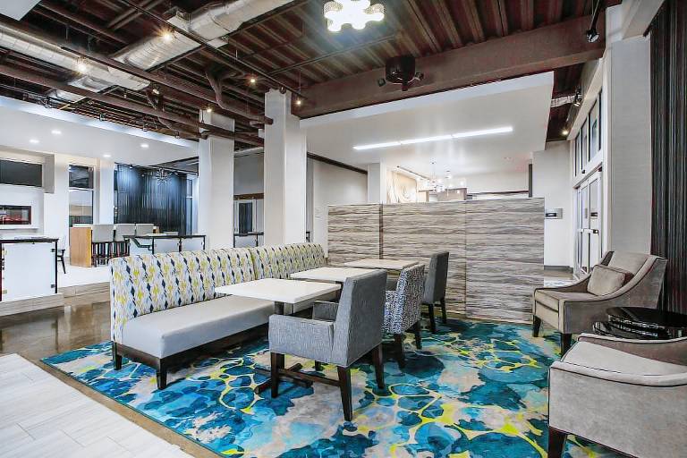La Quinta Inn & Suites by Wyndham Winchester — photo 5