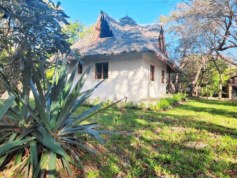 House  Shimoni