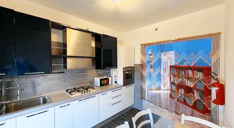 Holiday apartment with jacuzzi — photo 2