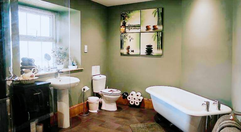 Vacation home with jacuzzi — photo 2