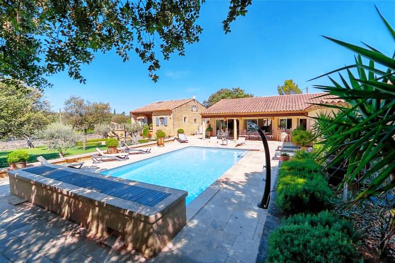 Vacation home with garden, private pool & barbecue | River view — photo 3