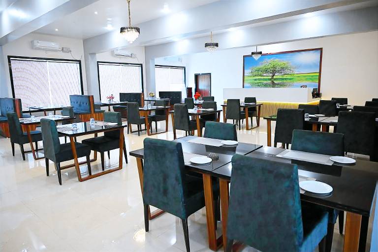 Shri Kailash Mansarovar Hotel and Marriage Garden — photo 5