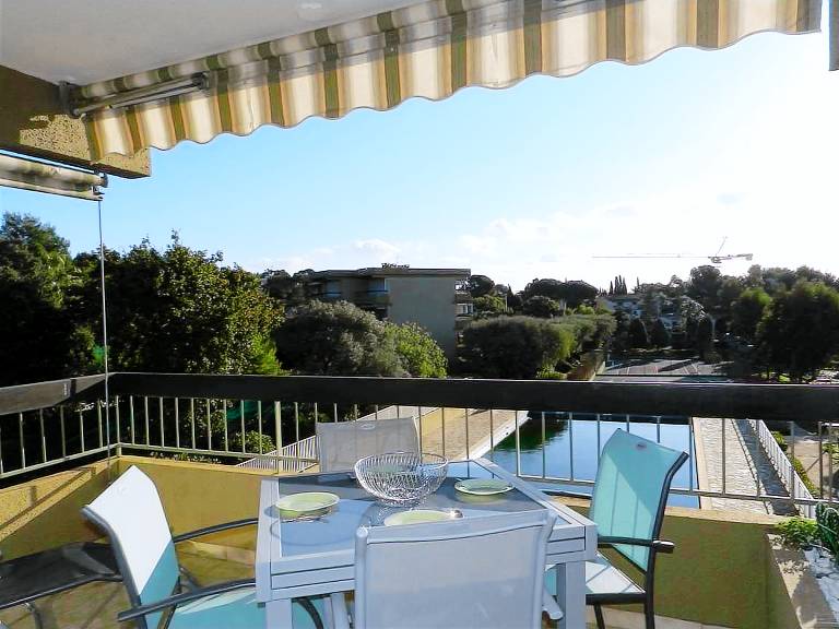 Rental apartment with pool in Bormes-Les-Mimosas