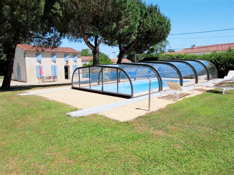House with terrace, private pool & grill | Garden view — photo 3