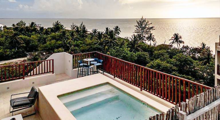 Oceanview Penthouse w Private Pool in Isla Holbox