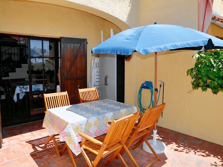 House with garden & pool — photo 5
