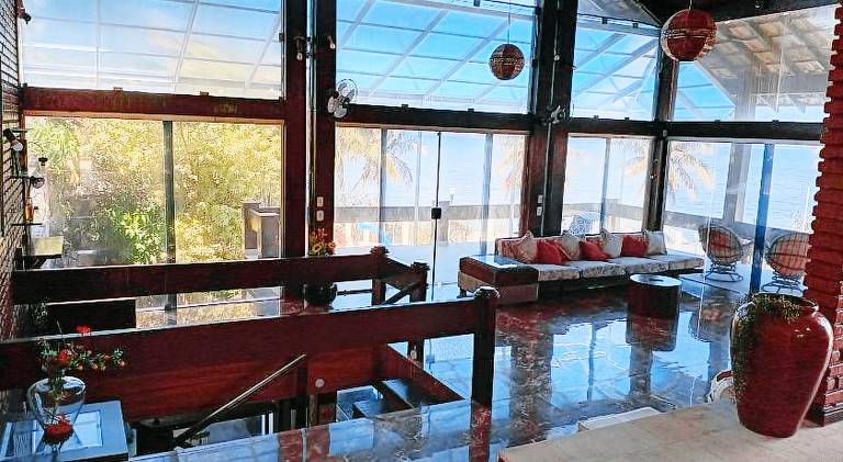 House with pool — photo 5
