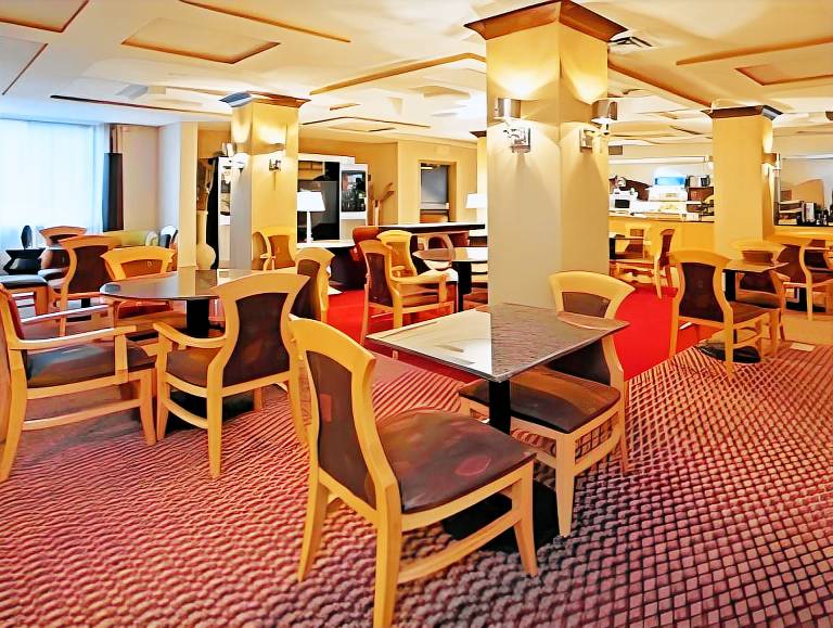 Holiday Inn Express Hotel & Suites Birmingham - Inverness 280 By IHG — photo 5