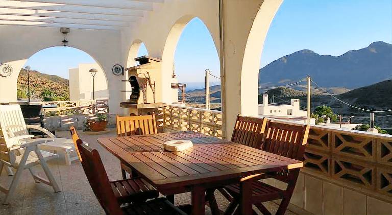 House with 4 rooms for 9 persons in Nijar