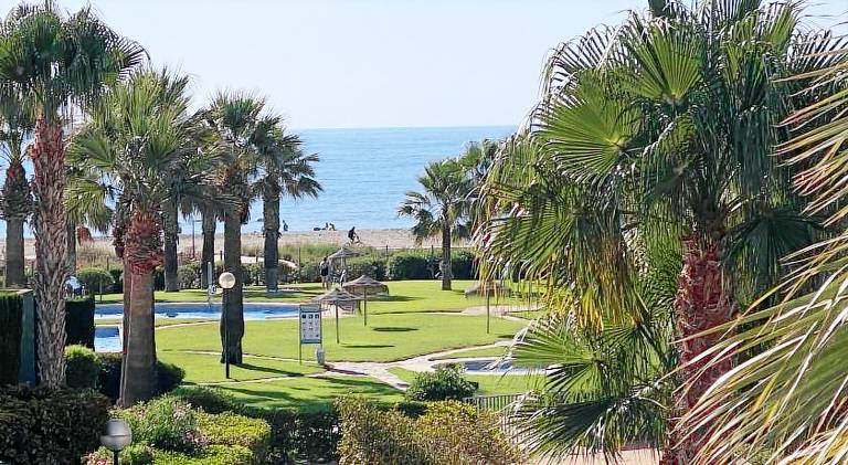 Holiday apartment with pool in Playas