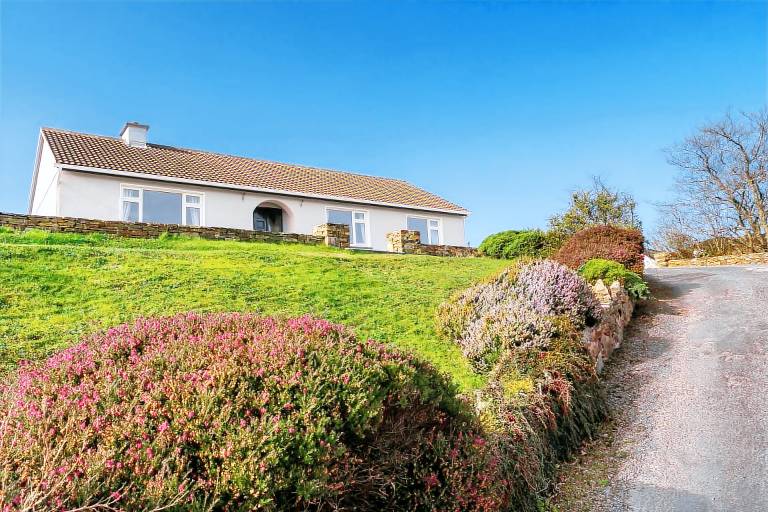 Cottage Clifden