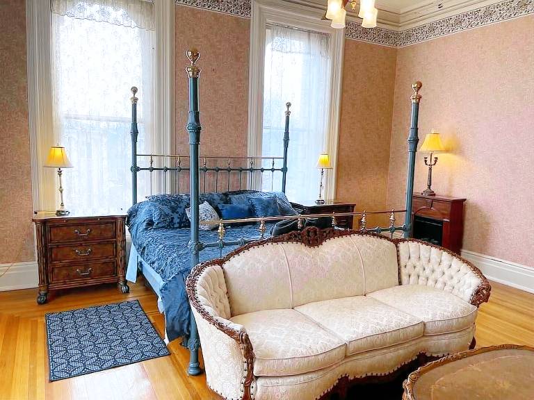 Bed and breakfast  Kalamazoo
