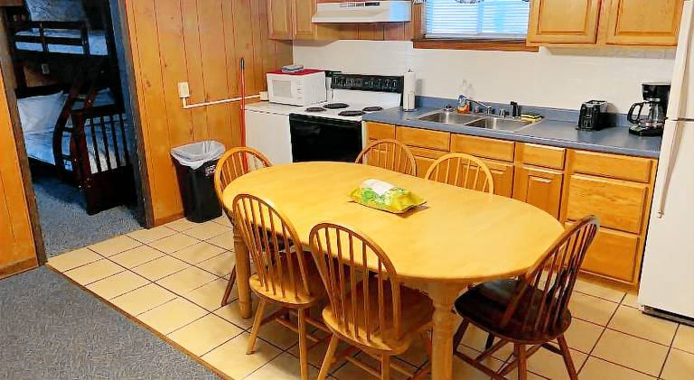 Phillips Historic Motel & Cottages — photo 4
