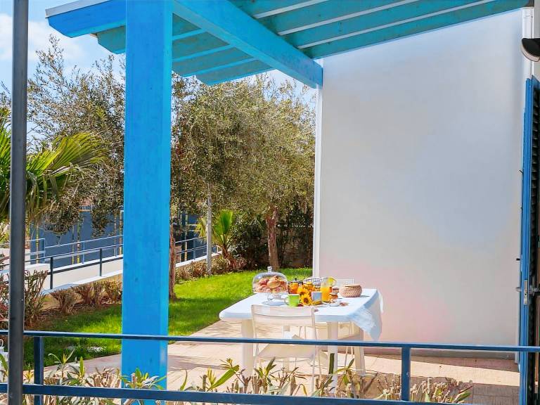 Holiday apartment with garden, pool & barbeque — photo 4