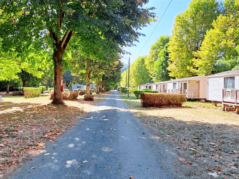Mobile home with terrace & pool | Garden view — photo 4
