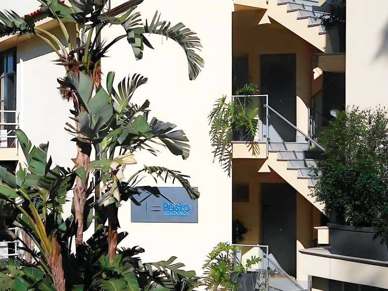 Serviced apartment with pool, sauna & jacuzzi in Aci Castello