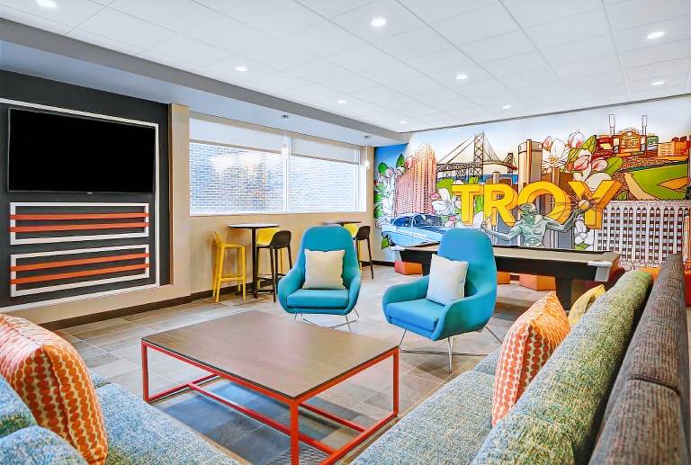 Tru by Hilton Troy Detroit — photo 3