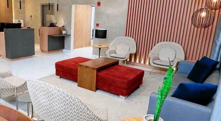 Apartment with pool — photo 3