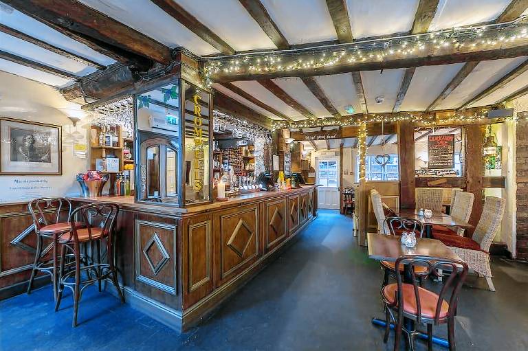 Cromwell s Tap House — photo 4