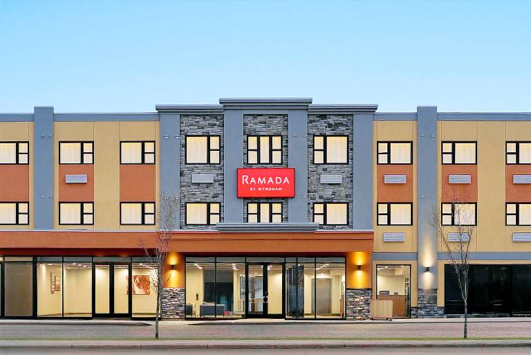 Ramada by Wyndham West Edmonton Hotel & Suites — photo 4