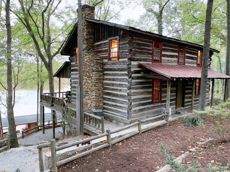 House Olive Hill