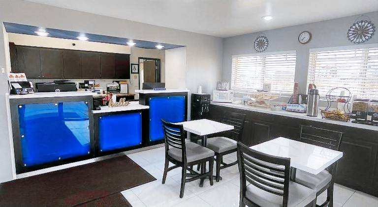 Americas Choice Inn & Suites — photo 4