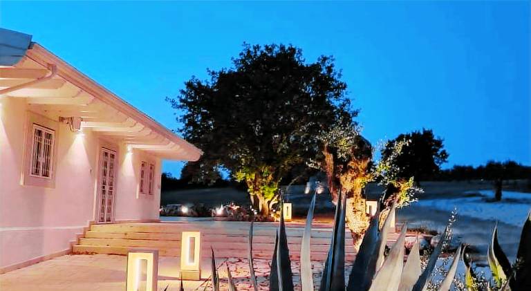 Holiday apartment with patio, barbeque & private pool in Andria