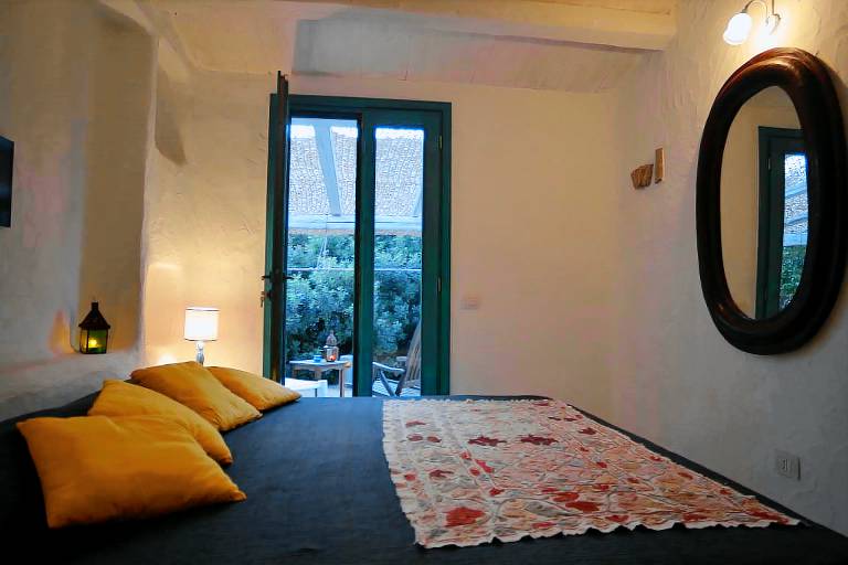 Charming Mediterranean house surrounded by a natural oasis — photo 4