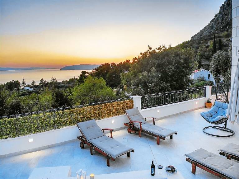 Child-friendly wonderful villa with patio, pool & BBQ | Mountain view | Pet-friendly in Tucepi