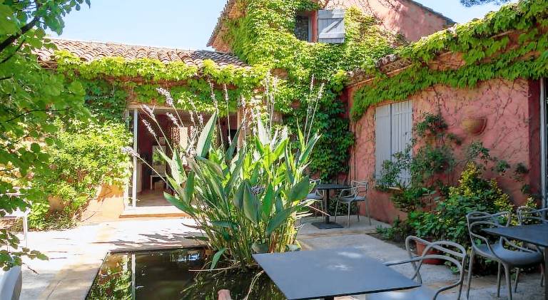 Pleasant serviced apartment with pool, patio & garden | Next to the beach | Pets allowed — photo 5