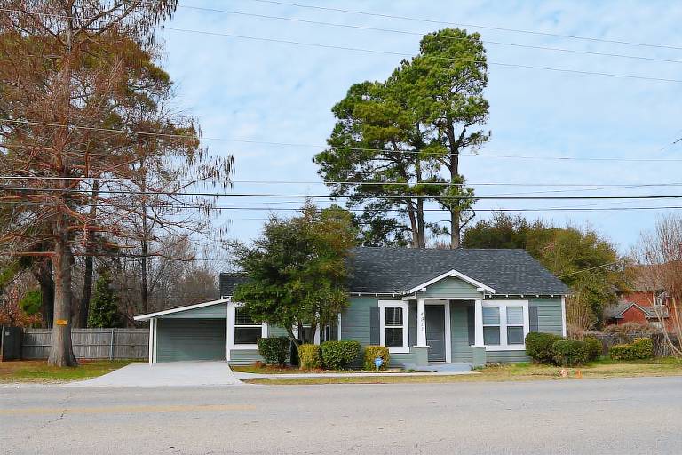 House  West Arlington