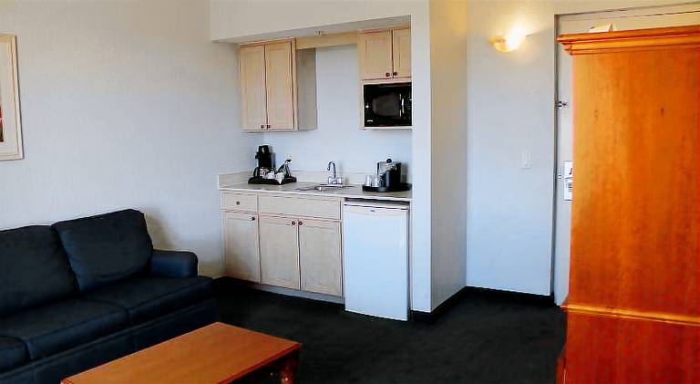 Cocoa Beach Suites Hotel — photo 4