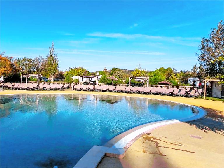 Mobile home with patio & heated pool — photo 2