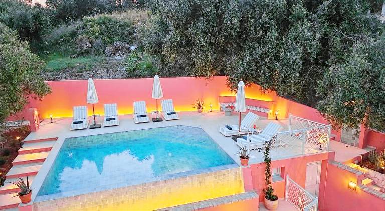 Fully equipped beautiful villa with hot tub, terrace & BBQ | Suitable for remote work | Pets allowed in Corfu