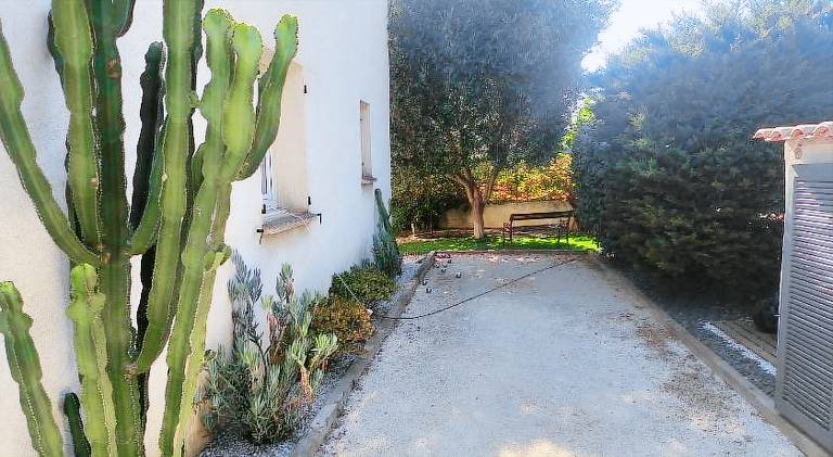 Vacation home with pool — photo 5