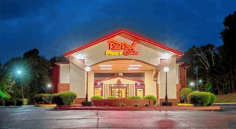 Red Roof PLUS & Suites Opelika in Opelika, AL