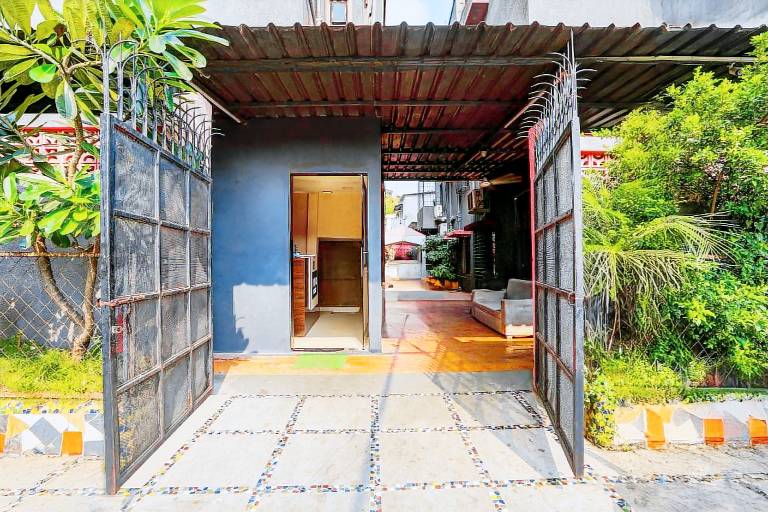 Collection O Hingna Road Near Rachana Metro Station