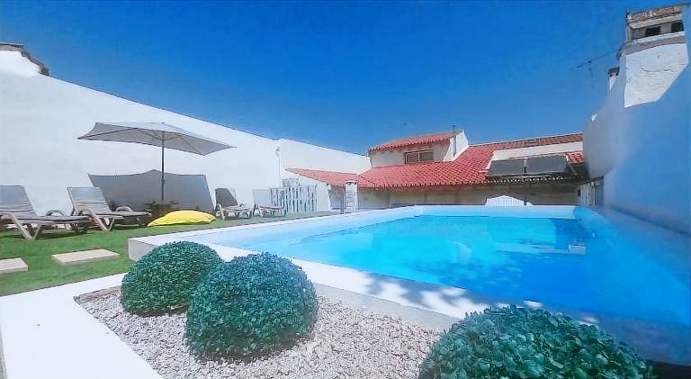 Vacation home with barbeque, garden & private pool in Beja
