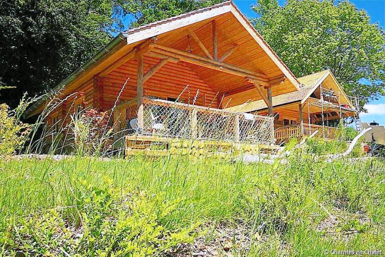 Gite with terrace & pool in Chaumont