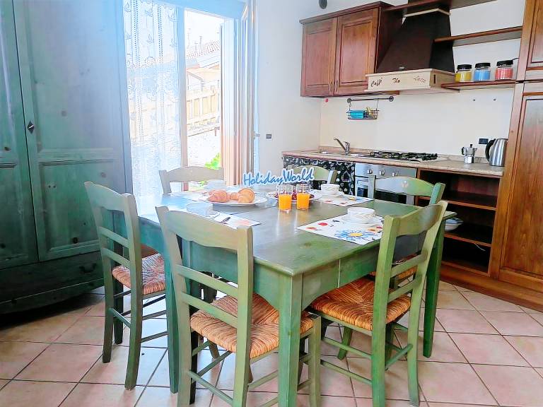 Holiday apartment with yard & barbecue — photo 2