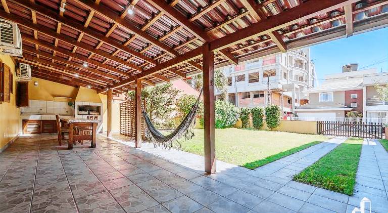 House with 2 rooms for 6 persons in Bombinhas