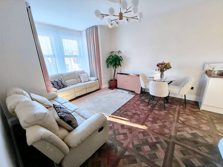 Apartment  Leytonstone